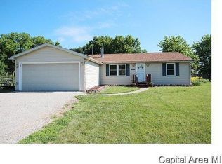 263 White Rd, Glenarm, IL 62536