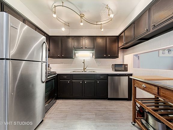 4th image of 917 8th Ave APT 2