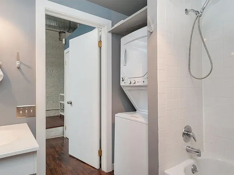 429 N 13th St #6D — Photo 9