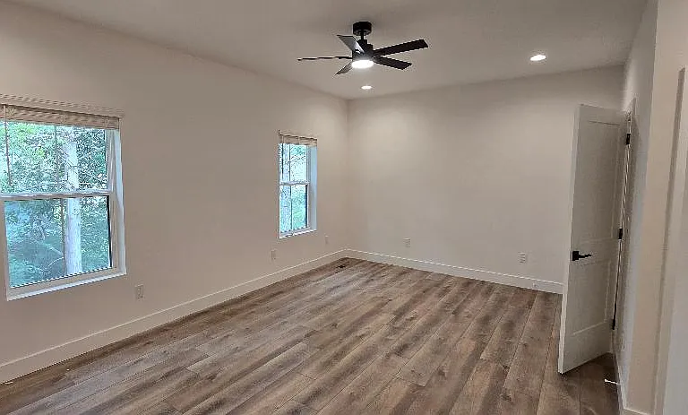 2 Bedroom Unit - Spacious Master Bedroom (facing Back)