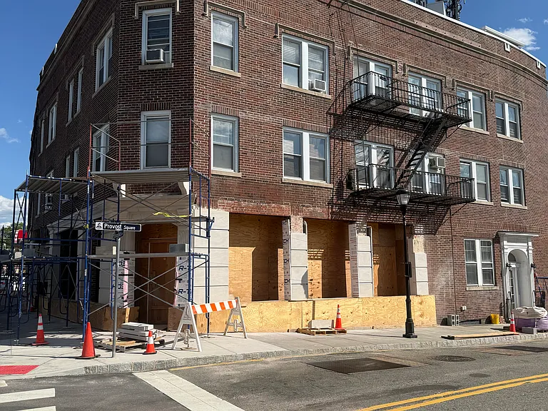 4 Provost Sq #6 — Photo 1