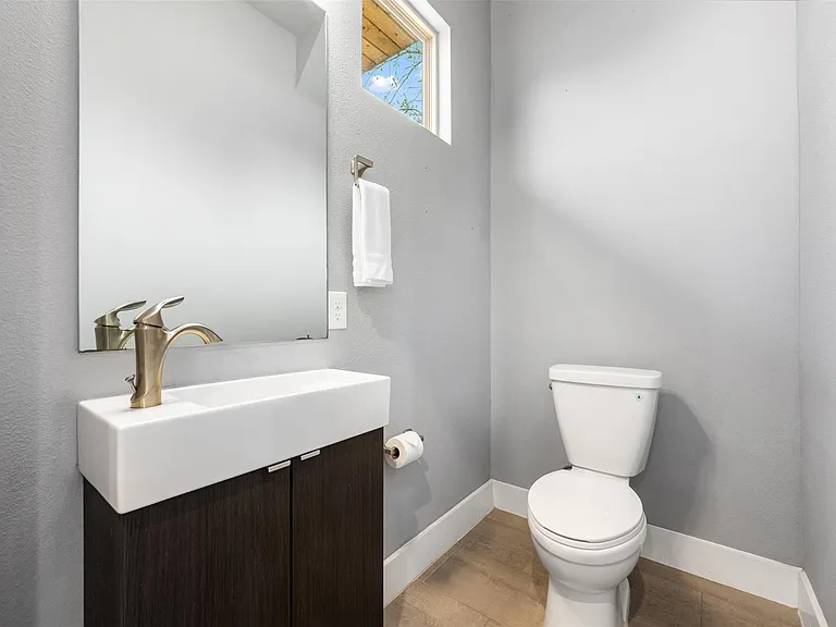 1310 Cedar Ave — Photo 36