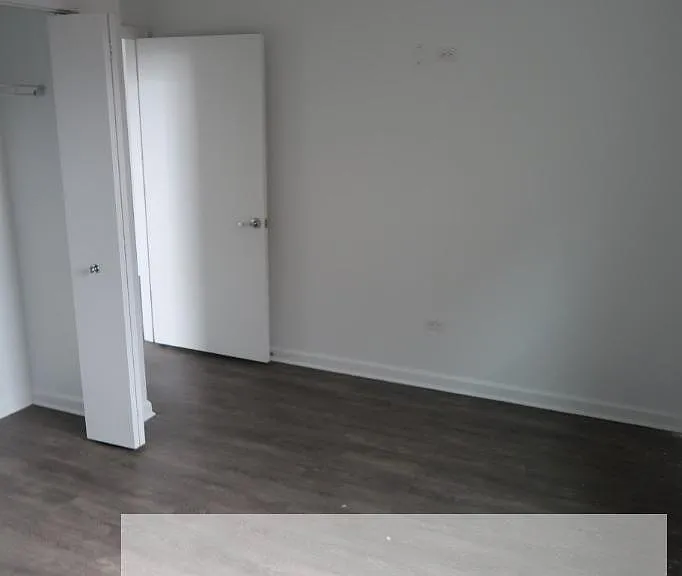 932 W Dakin St #201 — Photo 6