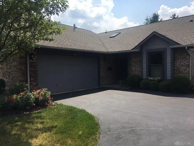 3131 Lakeview Ct photo 1