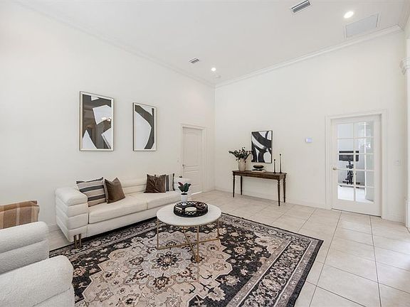 5th image of 4710 NW 58th St