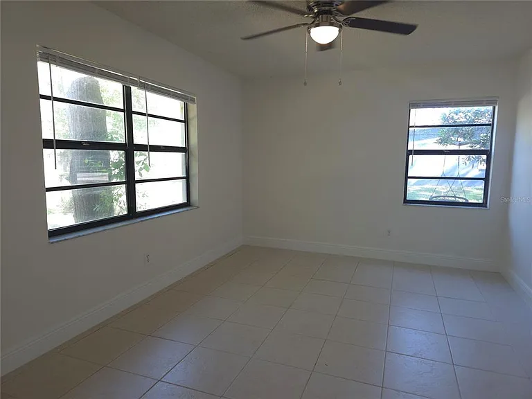 10410 N Ojus Dr — Photo 16