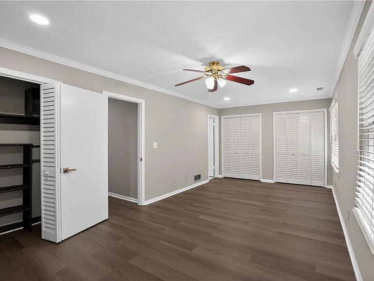 105 Glen Acres Ct — Photo 16