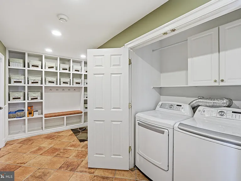9904 Hall Rd — Photo 27
