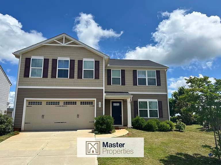 802 Effie Dr — Photo 1