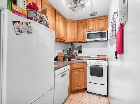 345 West 87th Street image 7 of 10