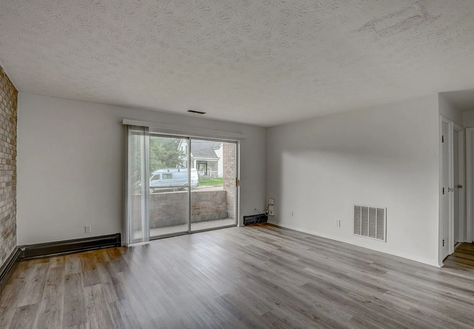 2 bed, 1.0 bath, 756 sqft, $1,020 — Photo 4
