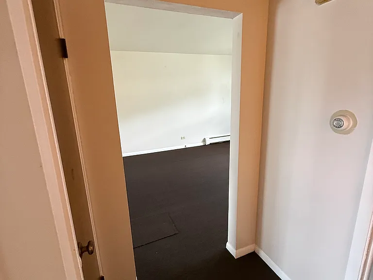 1585 Maple Ln — Photo 6