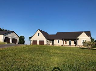 8207 Mulberry Ln, Charlevoix, MI 49720