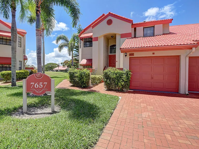 7657 Lexington Club Blvd #C — Photo 53
