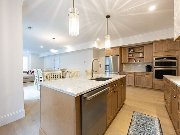 5th image of 15 Raymond St #1