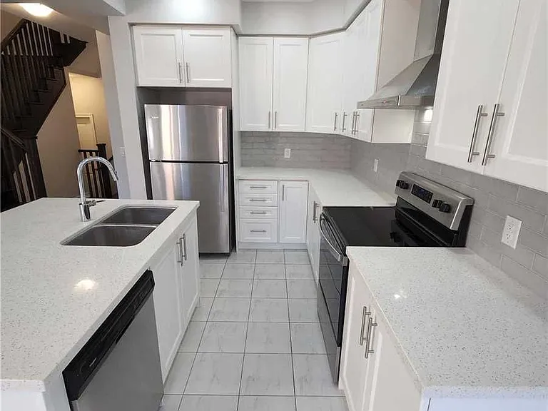 34 Stonehill Ave — Photo 7