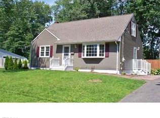 9 Guild St, Enfield, CT 06082
