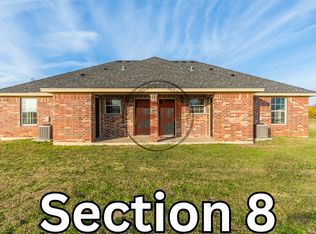 2824 Jerry Mashek Dr, West, TX 76691