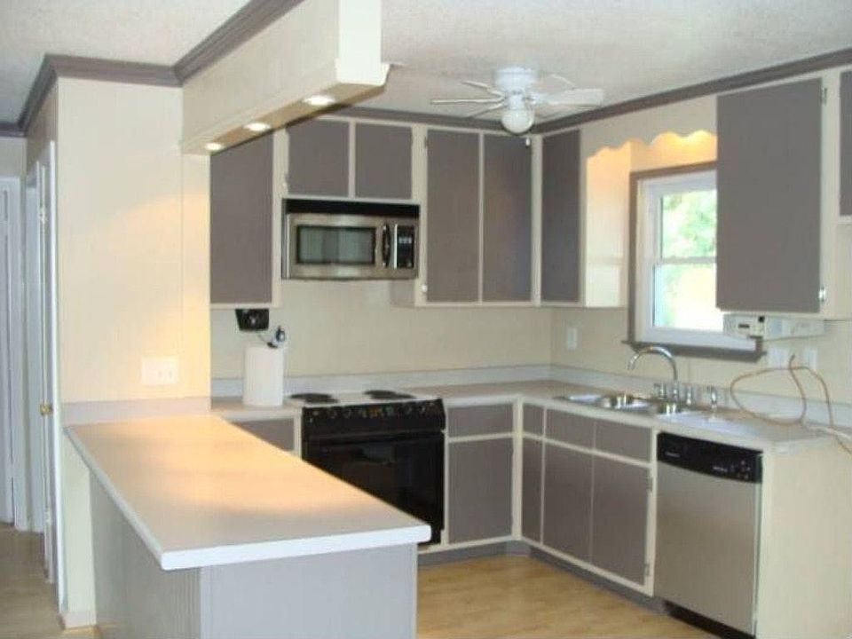 2nd image of 404 Scarborough Rd