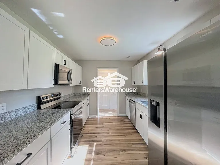 940 Willis St — Photo 11
