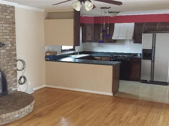 3rd image of 185 Juniper Dr