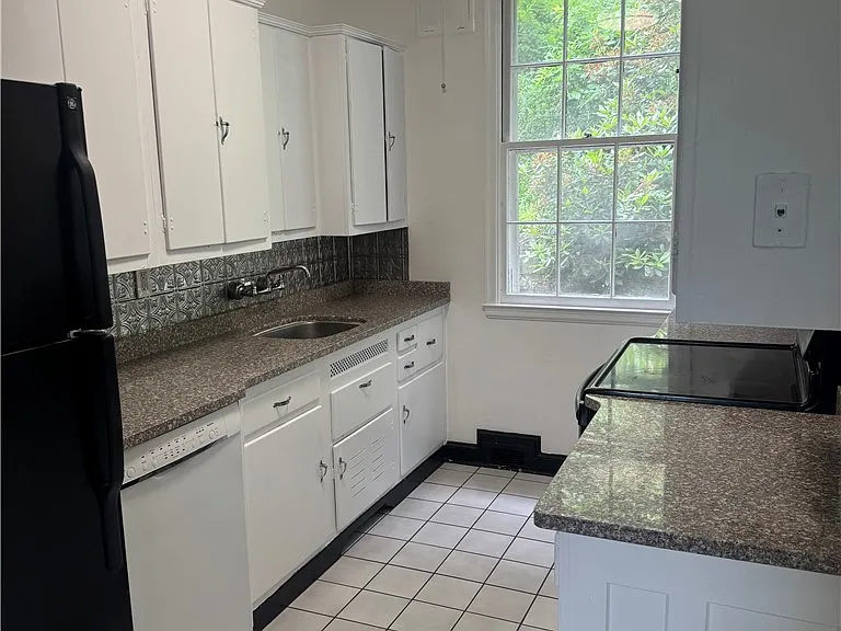 134 High Rd — Photo 3