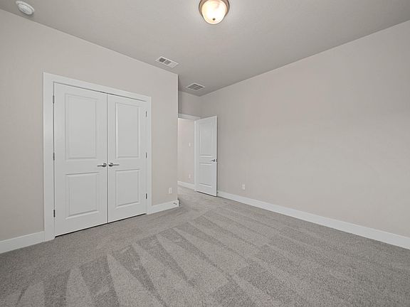 3rd image of 219 Pinnacle Ln