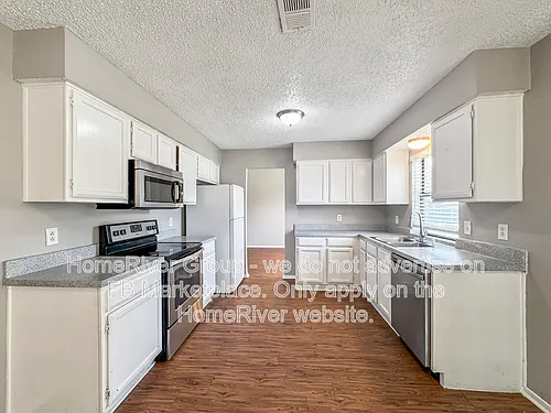 1105 Geneva Ct Photo 1