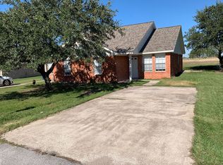 204 Hunters Ln, Eagle Lake, TX 77434