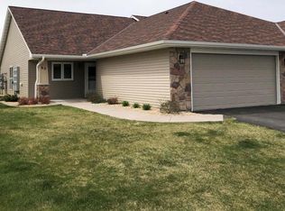 62 Crown Pointe Curv, Hudson, WI 54016