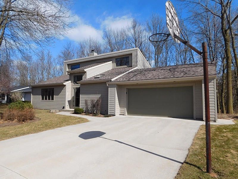 1st image of 3729 Rosewood Ct