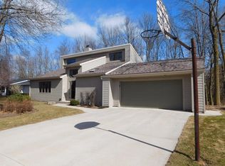 3729 Rosewood Ct, Sheboygan, WI 53083
