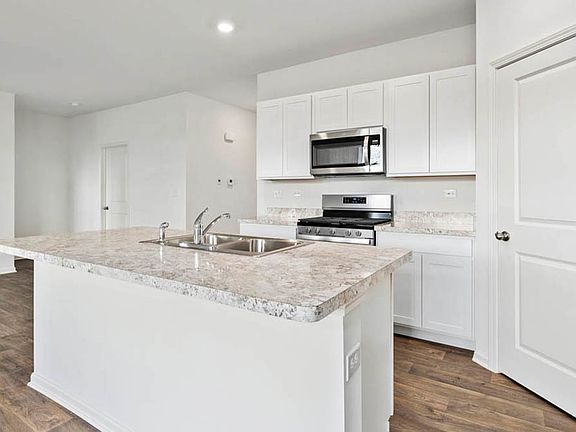 3rd image of 4058 Viceroy St