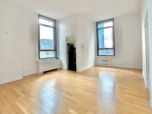 1st image of 4 Park Ave APT 5S