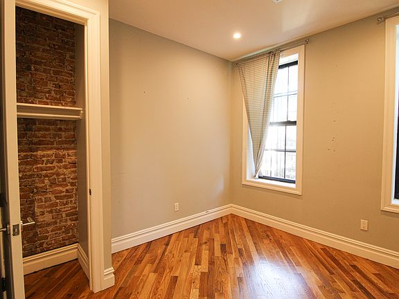 4th image of 1100 Jefferson Ave #1