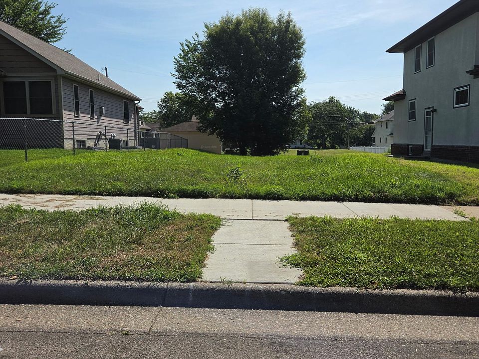 1st image of 1722 Thomas Ave N