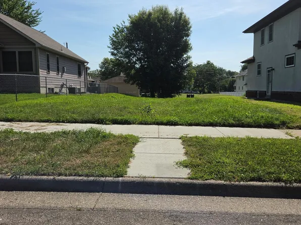 1722 Thomas Ave N, Minneapolis, MN 55411