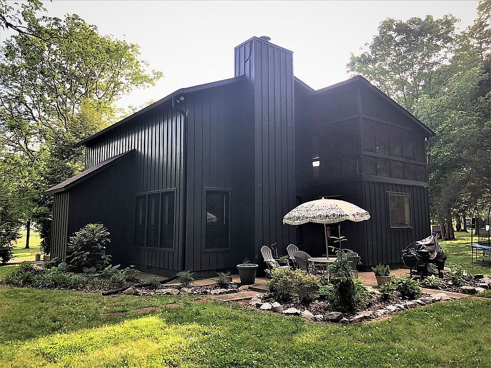 1st image of 215 Oriole Dr