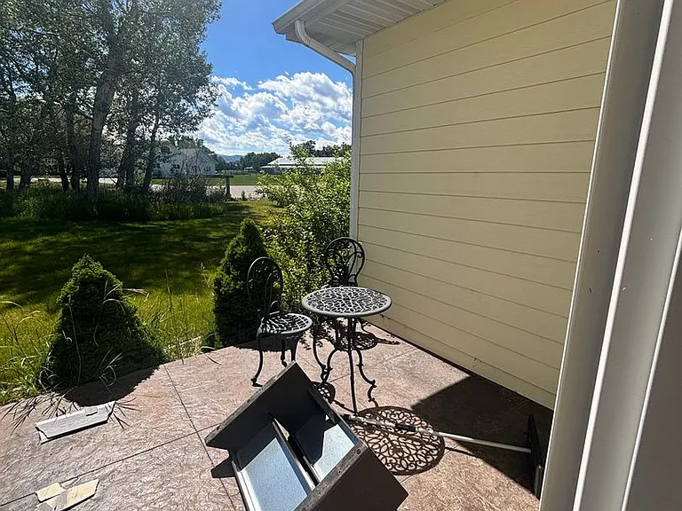 135 Emrie Ln — Photo 34