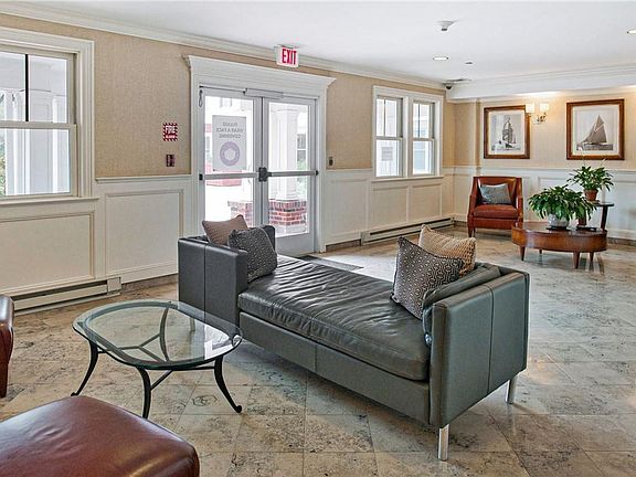 5th image of 225 Stanley Ave Unit 112