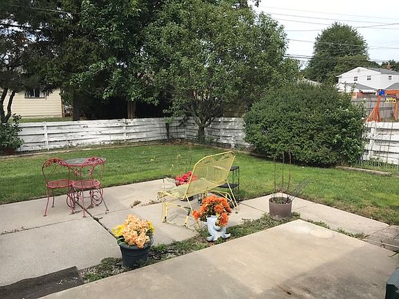 3rd image of 35918 Somerset St