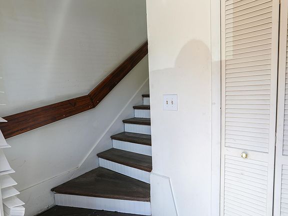 4th image of 4723 Capri Pl #195