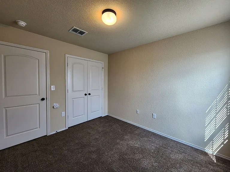 622 Creekside Cir — Photo 27