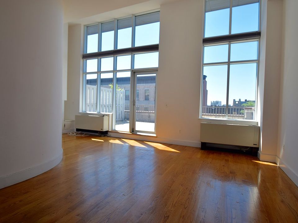 1st image of 415 W 150th St