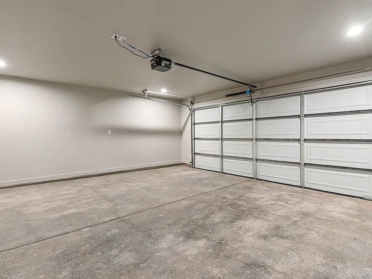 105 Paper Flower St — Photo 10