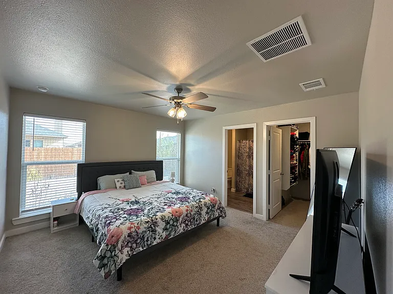 3215 Volney Ave — Photo 13