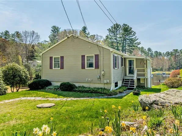 4 Lake View Drive, Woodstock, CT 06281