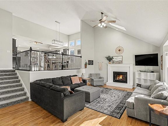 5th image of 6015 NE Gladstone Ln