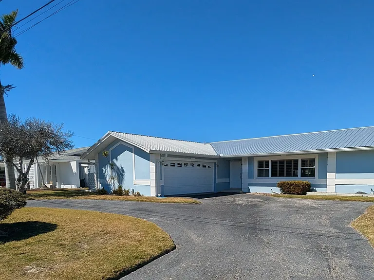 820 Capri Blvd — Photo 26
