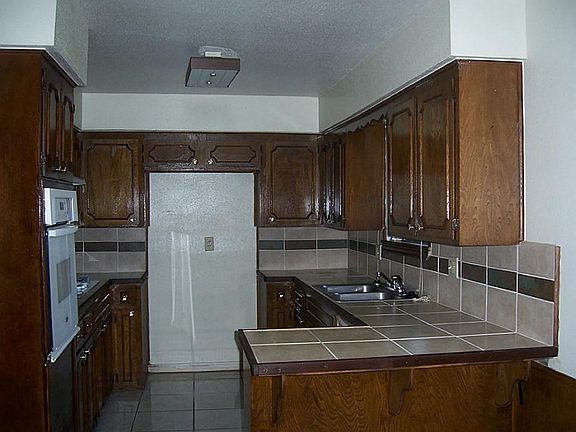 5th image of 7618 Salge Dr